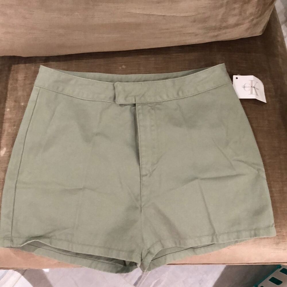 Calvin Klein sage green 💯cotton short NWT 10